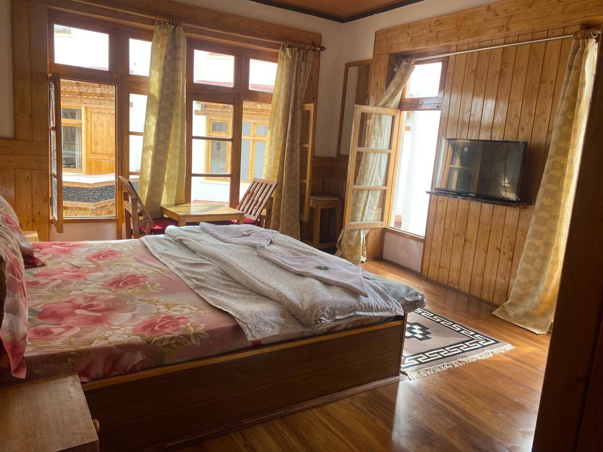 Jimmys Homestay Лех Екстер'єр фото