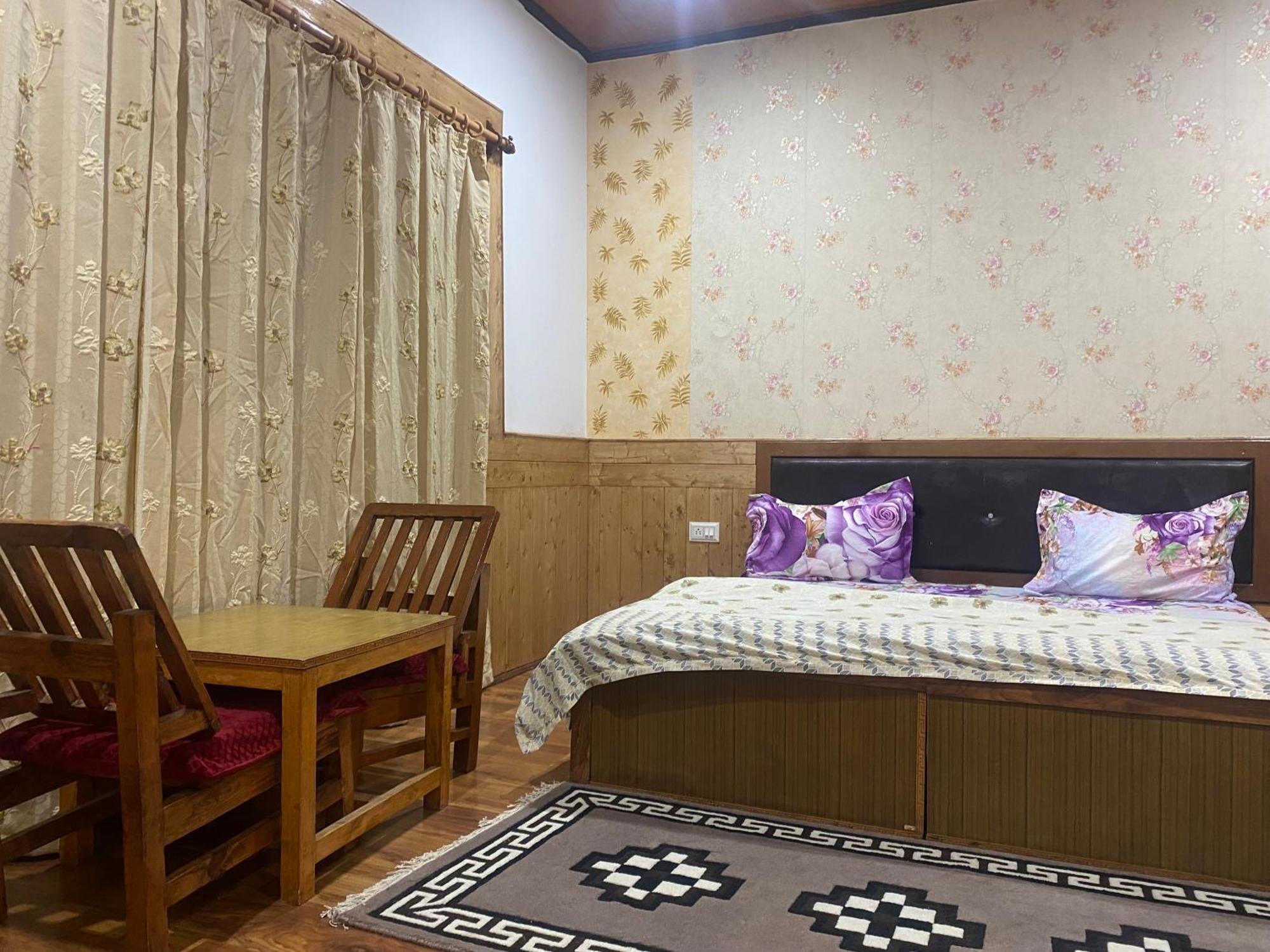 Jimmys Homestay Лех Екстер'єр фото